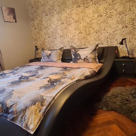 Comfort Home Apartment 1 Petroşani Esterno foto