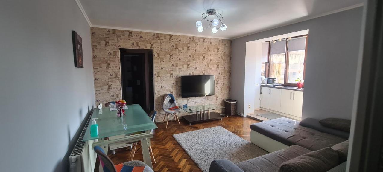 Comfort Home Apartment 1 Petroşani Esterno foto